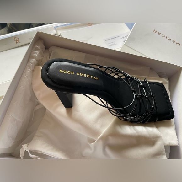 Good American Heels Black Sandals Caged
Neoprene - Picture 5 of 5